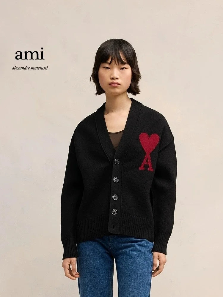 2025 New Luxury Brand Man Man Heart embroiered Cardigan swathe Classic Warm friend Sweater Amiparis Fashion Sweater