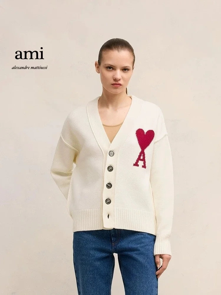 2025 New Luxury Brand Man Man Heart embroiered Cardigan swathe Classic Warm friend Sweater Amiparis Fashion Sweater