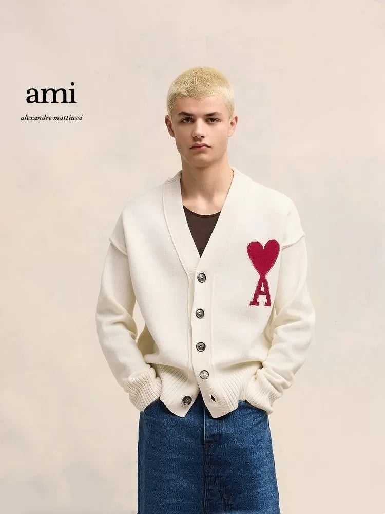 2025 New Luxury Brand Man Man Heart embroiered Cardigan swathe Classic Warm friend Sweater Amiparis Fashion Sweater